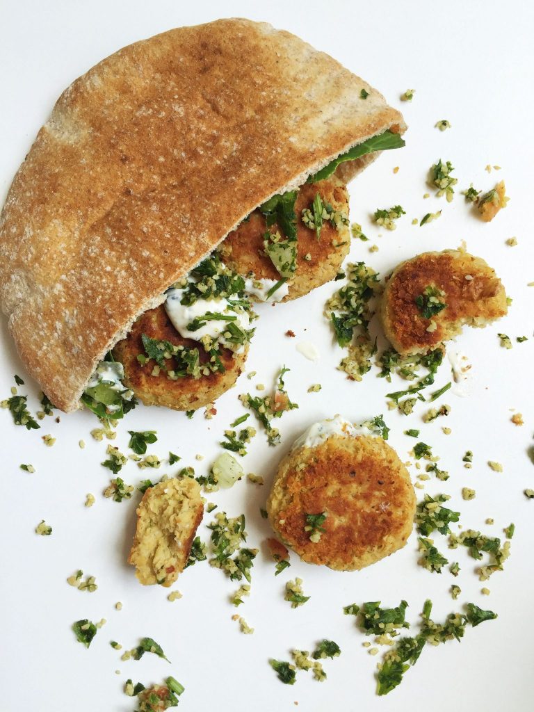 The Best Crispy Vegan Falafel made with only 6 delicious ingredients