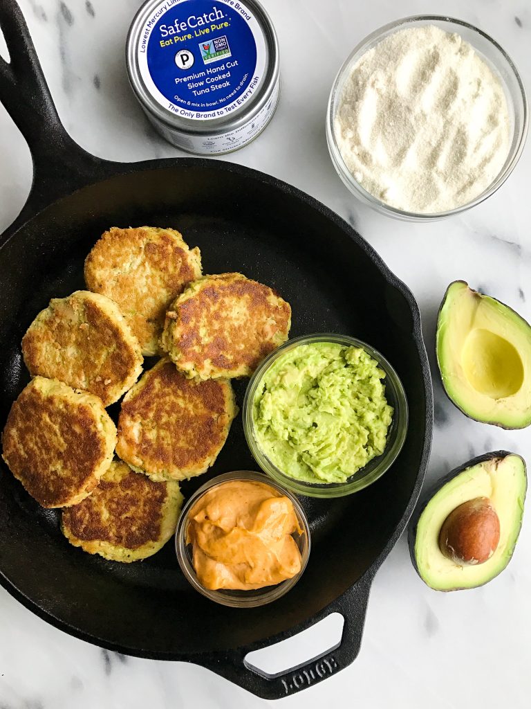 4-ingredient Tuna Avocado Cakes made with almond flour and healthy ingredients!