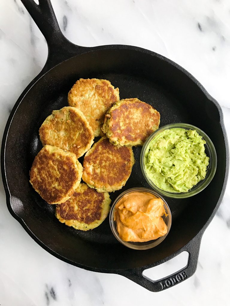 4-ingredient Tuna Avocado Cakes made with almond flour and healthy ingredients!