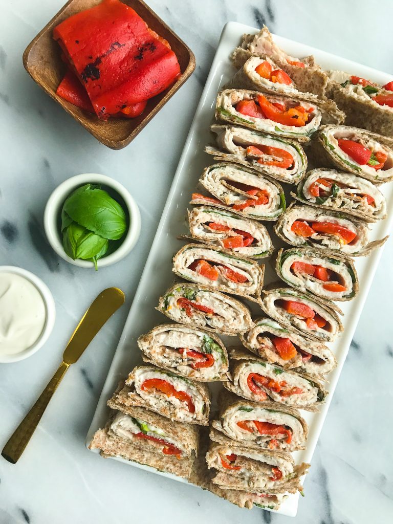 Roasted Red Pepper Chicken + Basil Pinwheels for an easy and healthy lunch/appetizer!