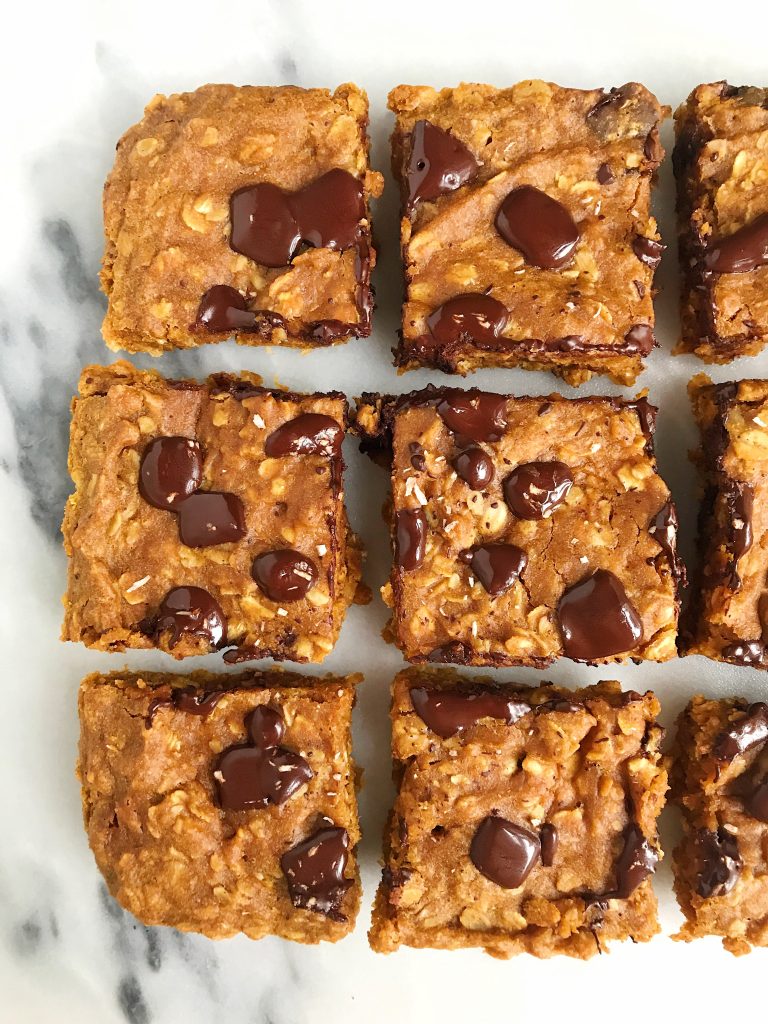 Vegan Pumpkin Chocolate Chip Oatmeal Bars (Gluten-Free)