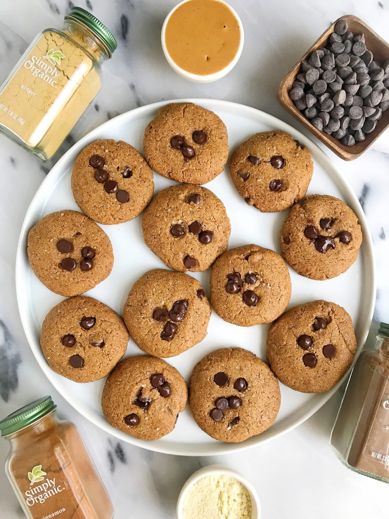 Sea Salt Chocolate Chip Ginger Cookies for an easy and healthy paleo cookie recipe!