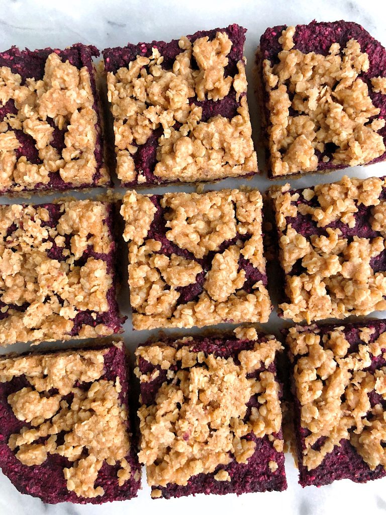 Blueberry Oatmeal Crumb Pie Bars made with vegan and gluten-free ingredients for and easy and delicious blueberry dessert! 