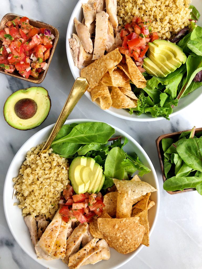 20-minute Homemade Paleo Burrito Bowls for an easy and delicious Chipotle-like burrito bowl made in your on kitchen!
