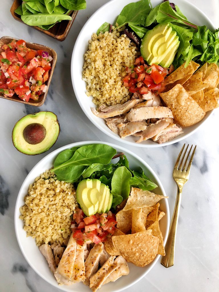 20-minute Homemade Paleo Burrito Bowls for an easy and delicious Chipotle-like burrito bowl made in your on kitchen!