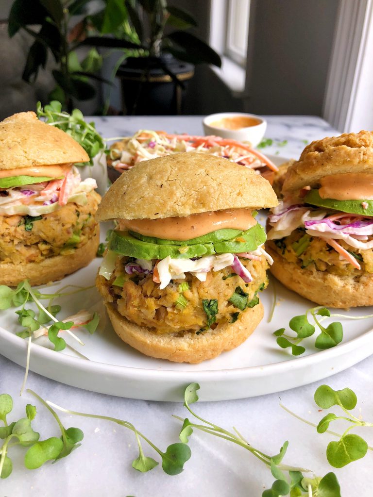 Paleo Jalapeño Salmon Burgers with Garlicky Slaw for an easy homemade oven-baked gluten-free salmon burger recipe!