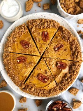Grain-free Pumpkin Peanut Butter Pie with Cookie Crust for a delicious and easy no-bake homemade pie filled with delicious peanut buttery pumpkin flavors!