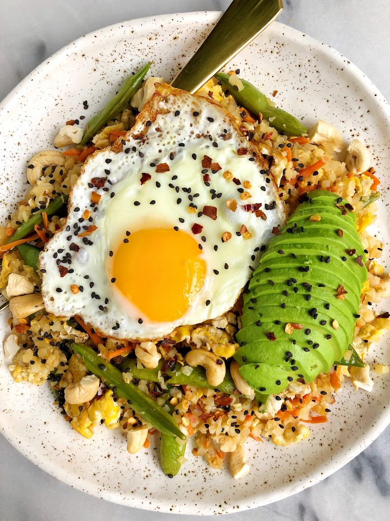 This 10-minute Bone Broth Cauliflower Fried Rice is a delicious Whole30-approved recipe made with minimal ingredients and perfect an easy lunch or dinner!