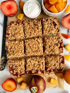 Healthy Fruit Crumble Bars with Oatmeal Crumb Topping made with all vegan and gluten-free ingredients for an delicious summer fruit dessert!