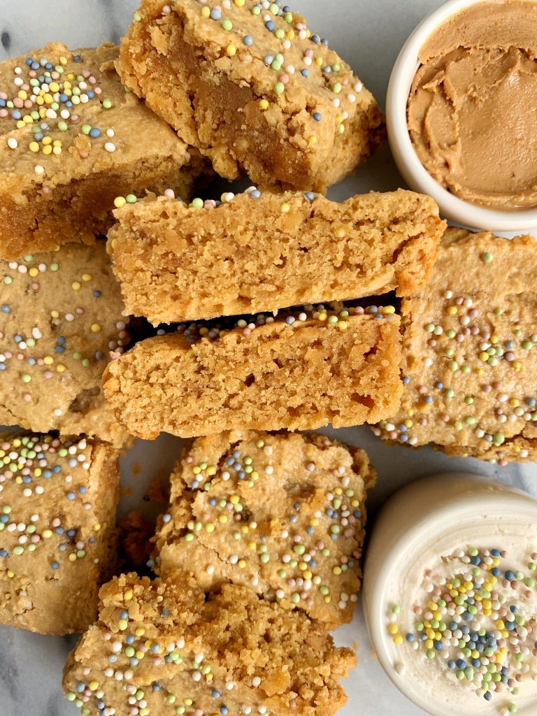 5-ingredient Cake Batter Blondies made with all gluten-free, grain-free and dairy-free ingredients for an easy and healthy paleo funfetti blondie!