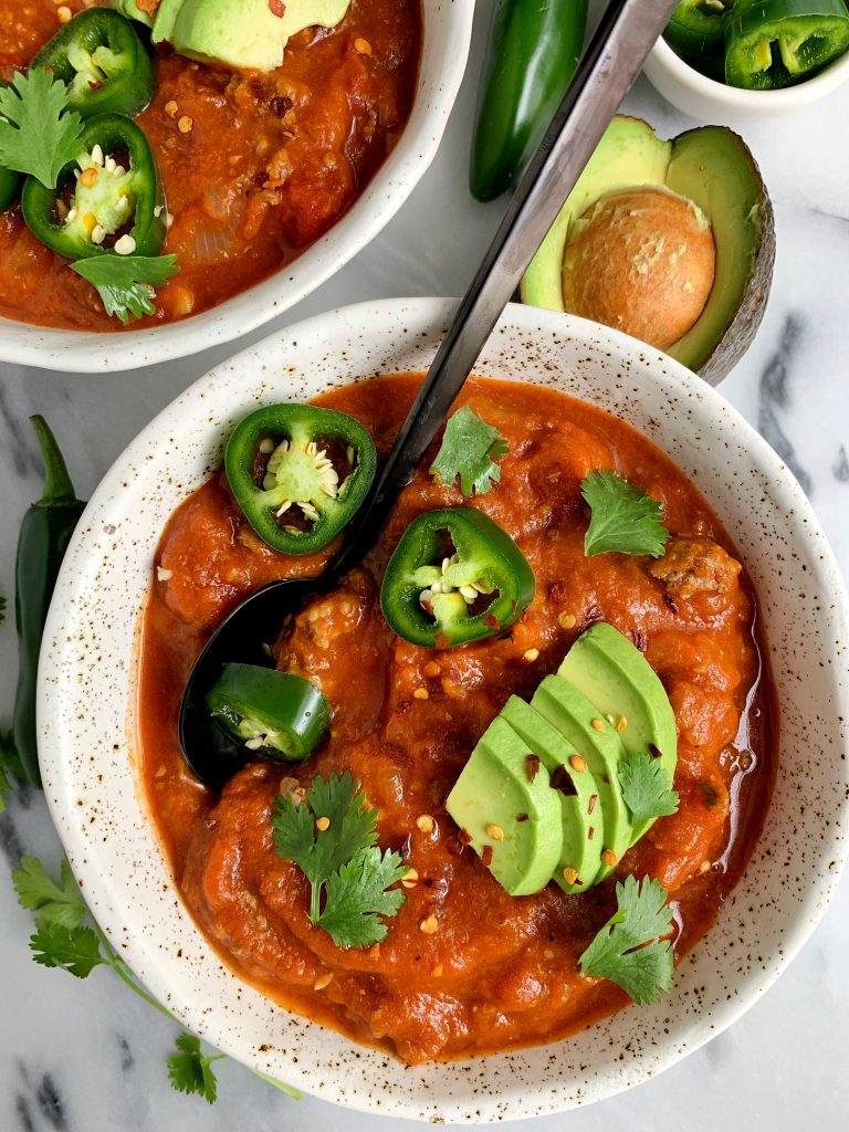 Sharing the easiest Paleo Pumpkin Chili Recipe ready in less than 30 minutes for a quick Whole30 meal!