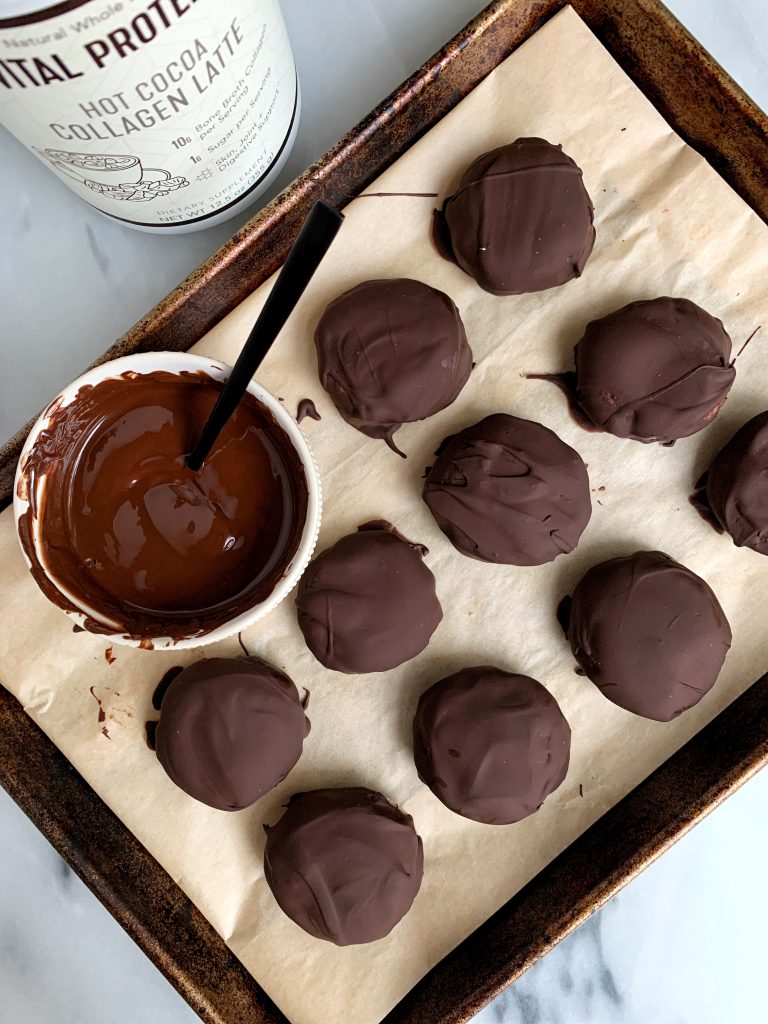 6-ingredient Paleo Peppermint Patties are the easiest homemade peppermint candy. Made with no gluten, no dairy and no refined sugars.