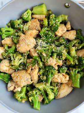 Sharing this super easy Whole30 Chinese Chicken and Broccoli that has quickly become our favorite meal. One skillet, less than 20 minutes and such a delicious and healthy meal.
