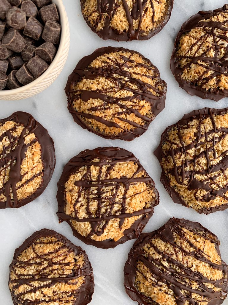Copycat Paleo Girl Scout Samoa Cookies made with just 6 healthy ingredients and ready in 10 minutes. Such a delicious and easy DIY Girl Scout Cookie to bake at home!