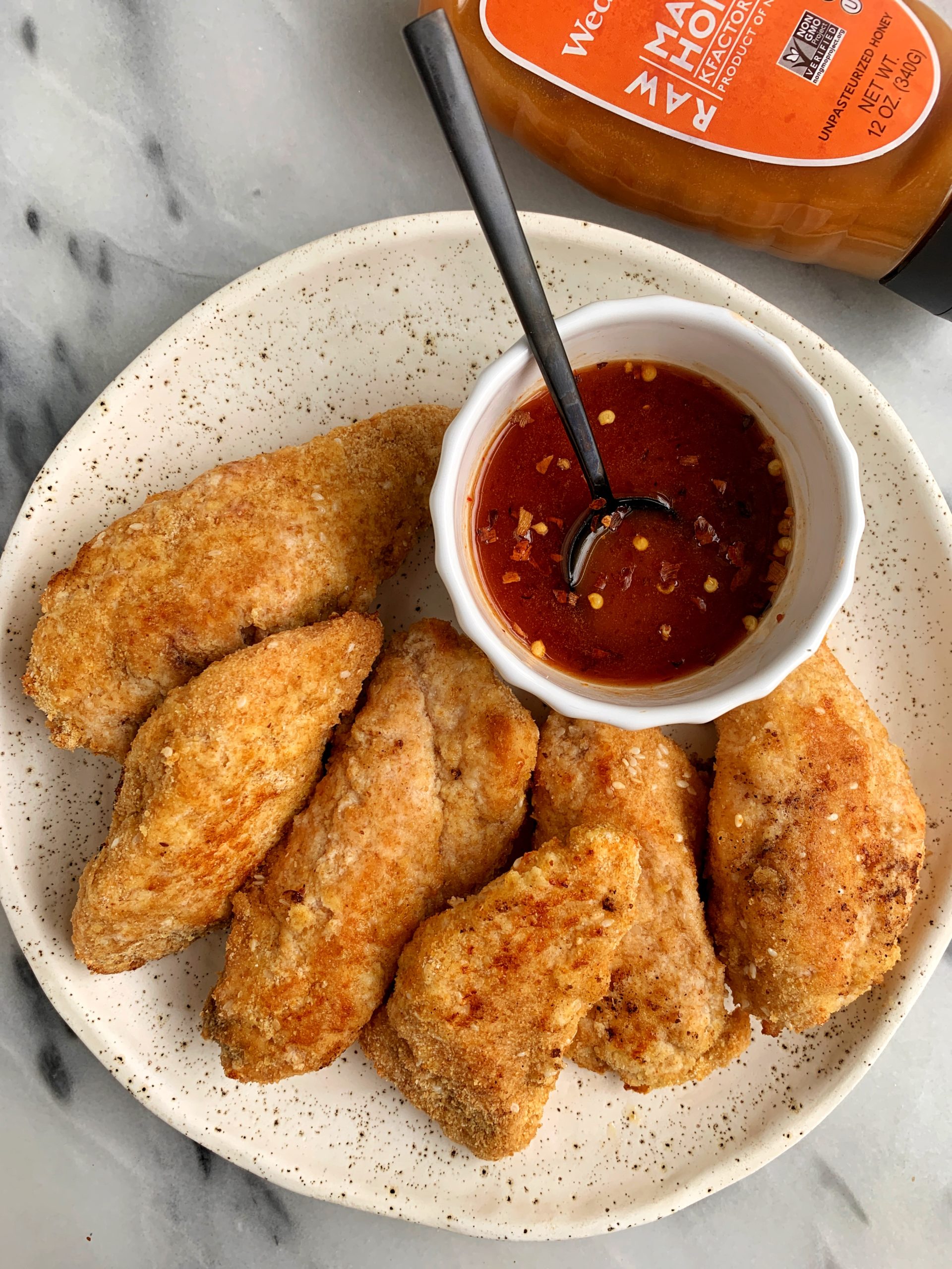 Paleo Crispy Sesame Chicken Tenders with Spicy Honey Sauce - rachLmansfield