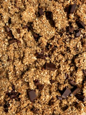 Healthy Vegan Peanut Butter Cup Granola with extra clusters! The easiest homemade granola lightly sweetened and with the best chunks. Made with healthy ingredients like rolled oats, nuts, seeds, creamy peanut butter.