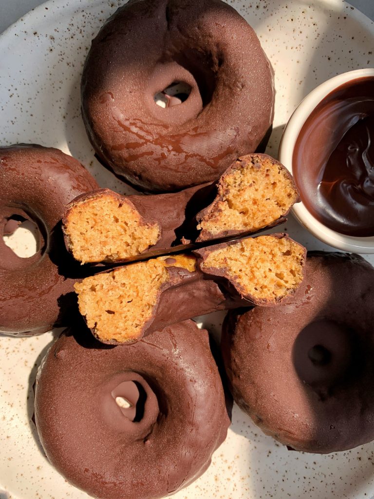 The most delicious gluten-free copycat Entenmann's frosted donuts. These childhood favorite are made healthier and with all gluten-free, nut-free and dairy free-friendly ingredients. They are baked, not fried and so easy to whip up.