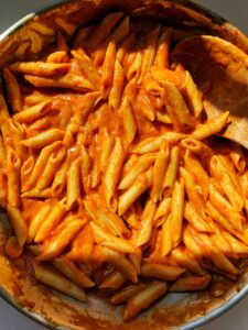 Our Family's Favorite Penne Vodka Sauce Recipe! - rachLmansfield