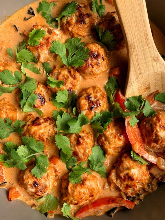 Healthy Thai Turkey Meatballs in Coconut Curry rachLmansfield