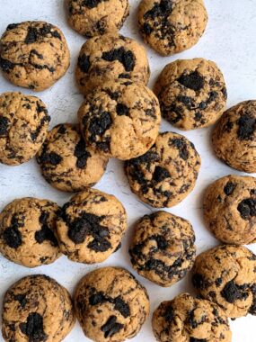 The BEST Gluten-free Cookies + Cream Cookies ever. These cookies are a personal favorite and a healthier twist on the classic cookies and cream combo in a dreamy soft-baked cookie.