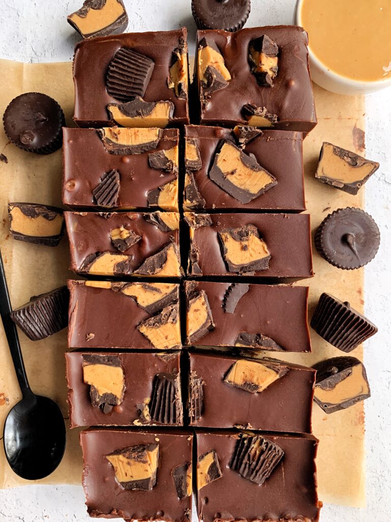 Easy 4-ingredient Chocolate Peanut Butter Fudge made with all gluten-free, dairy-free and plant based-friendly ingredients! You only need dark chocolate, peanut butter, honey and peanut butter cups!