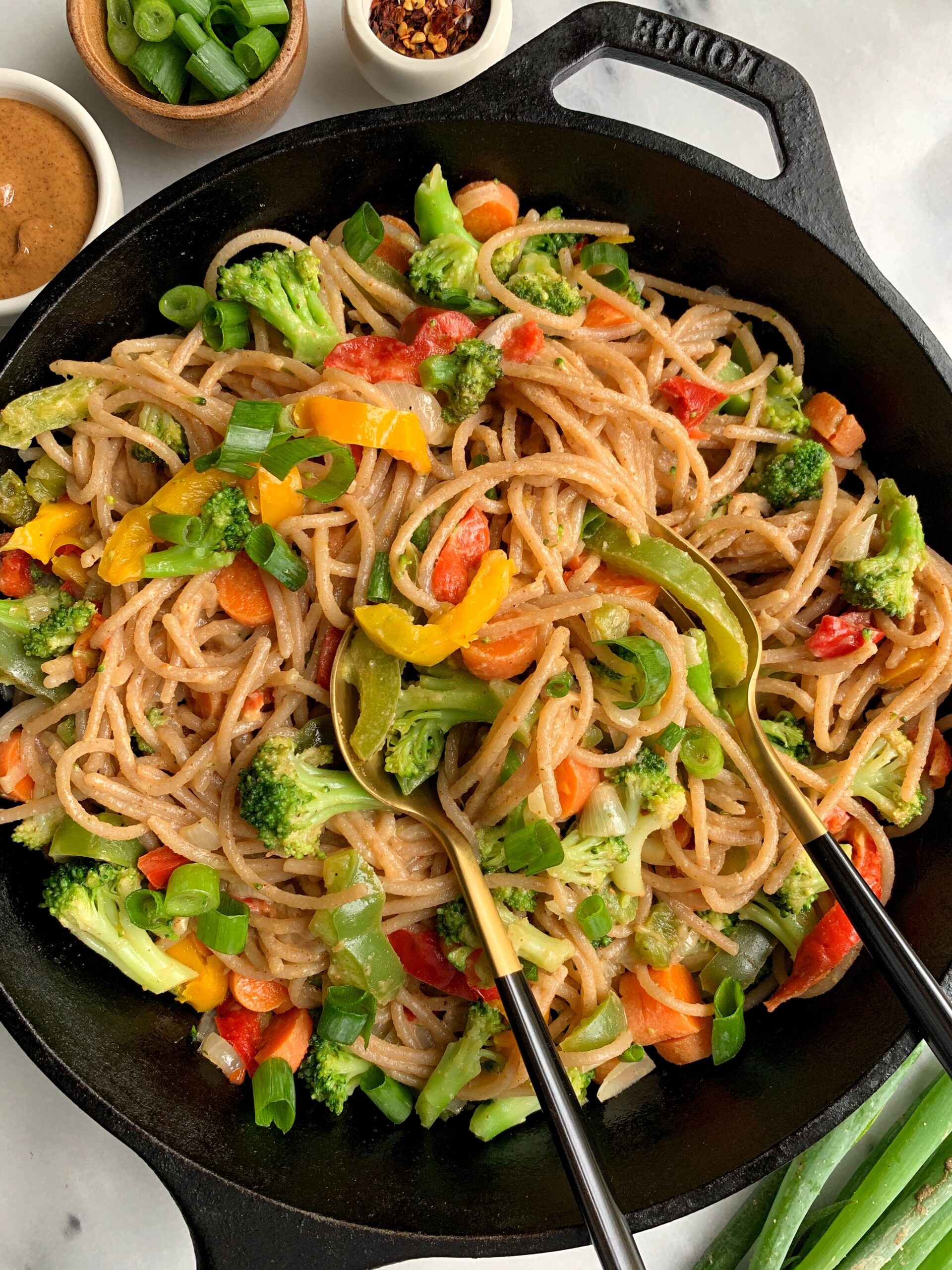 Vegan Almond Butter Stir Fry Noodles (gluten-free) - rachLmansfield