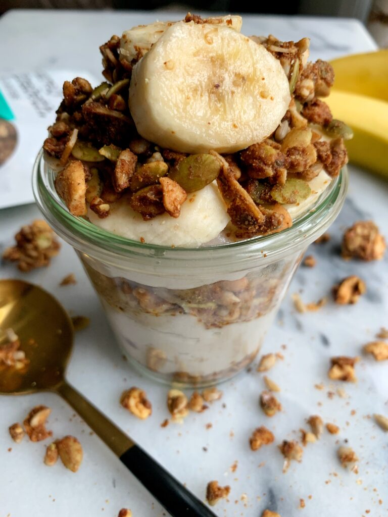 Homemade Paleo Banana Pudding made with just 5 ingredients. A delicious healthier homemade pudding with no gelatin and it's vegan and gluten-free.