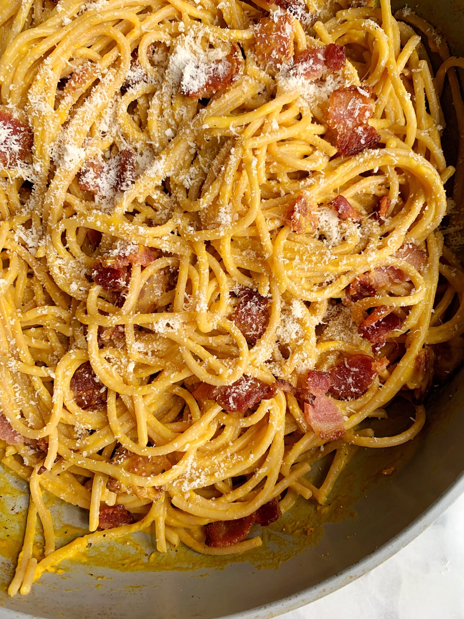 Creamy Pumpkin Bacon Carbonara Pasta! - Rachlmansfield