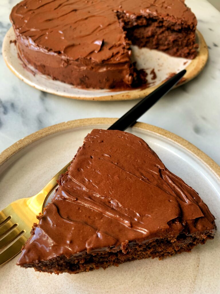 The Best Paleo Brownie Cake Ever made with all gluten-free, dairy-free and grain-free ingredients! This is the ultimate dessert for all my chocolate lovers who are craving something extra chocolatey and rich yet still made with healthy ingredients.