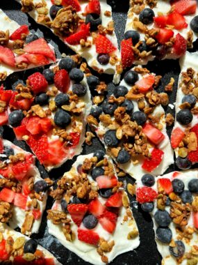 This yogurt bark is so easy to make and such a healthy snack to make. It is perfect for kids and you only need 4 ingredients with no added sugar and it's gluten-free too.