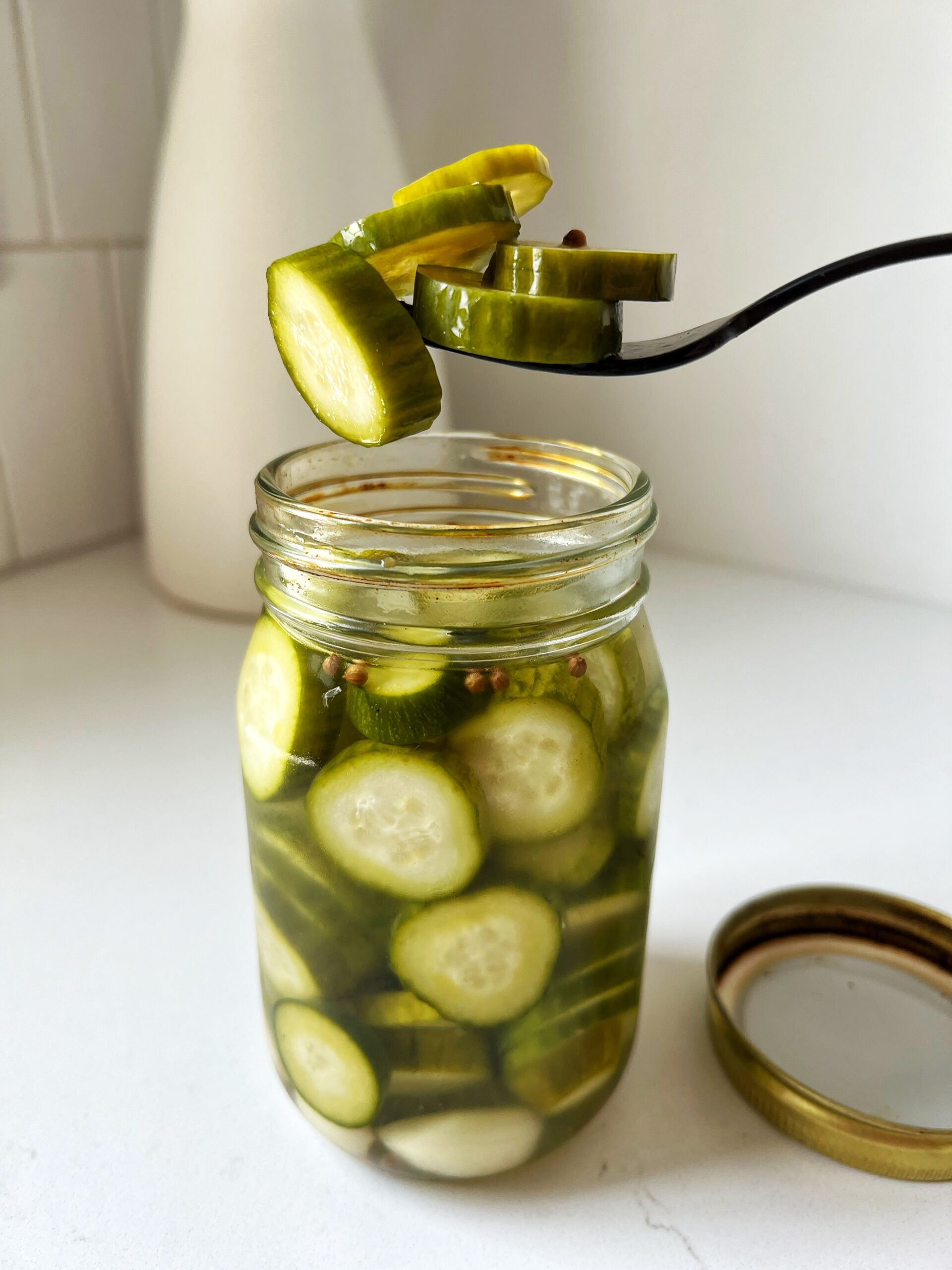 How to Make Your Own Pickled Cucumbers - rachLmansfield