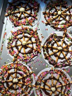 These Chocolate Spiderwebs are the ultimate Halloween Pretzel Treat! They're easy to make, gluten free and vegan-friendly, sweet, salty and with an epic crunch. Great for kids and any Halloween themed parties!
