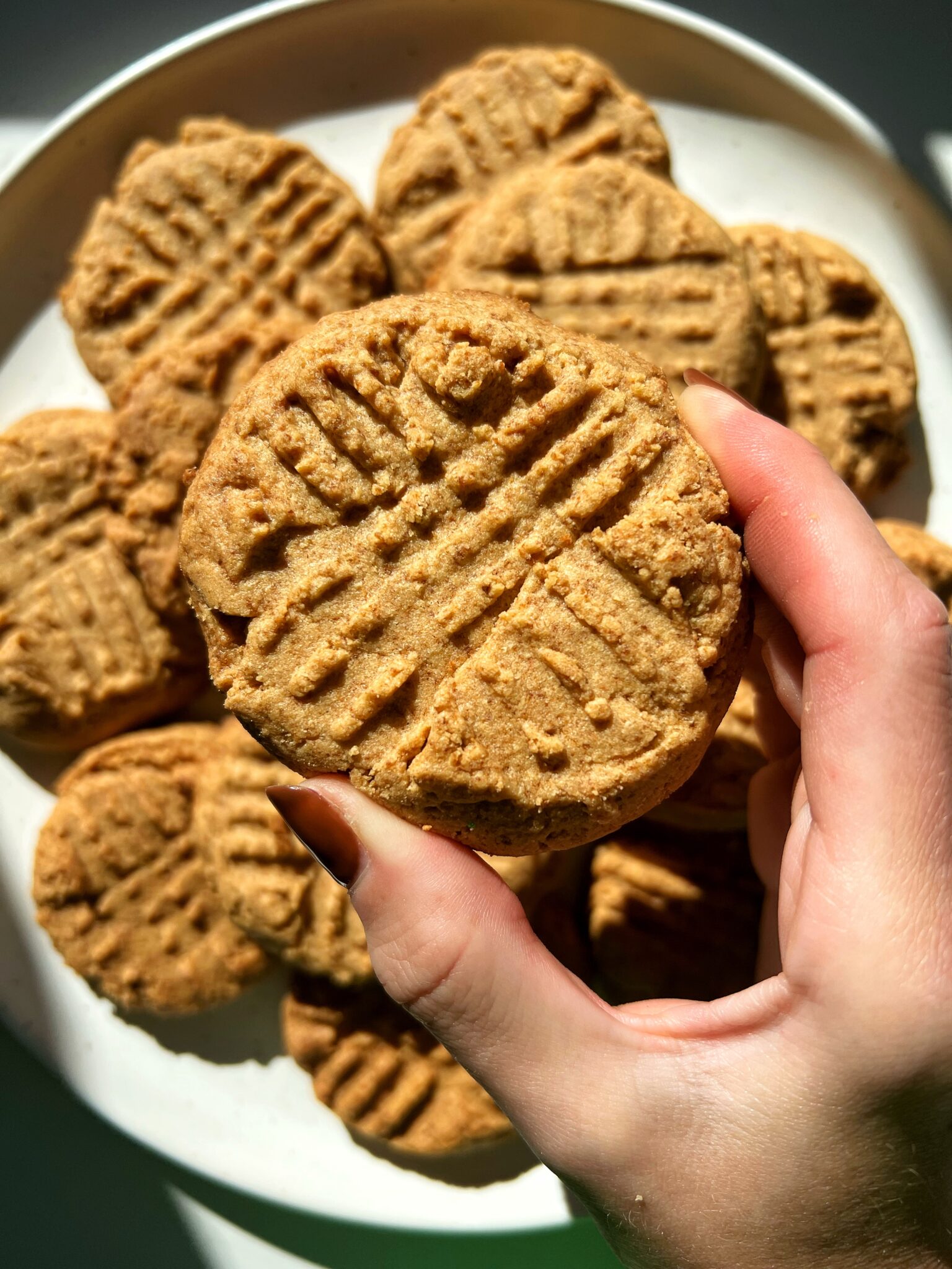 The BEST Peanut Butter Cookies (gluten-free) - rachLmansfield