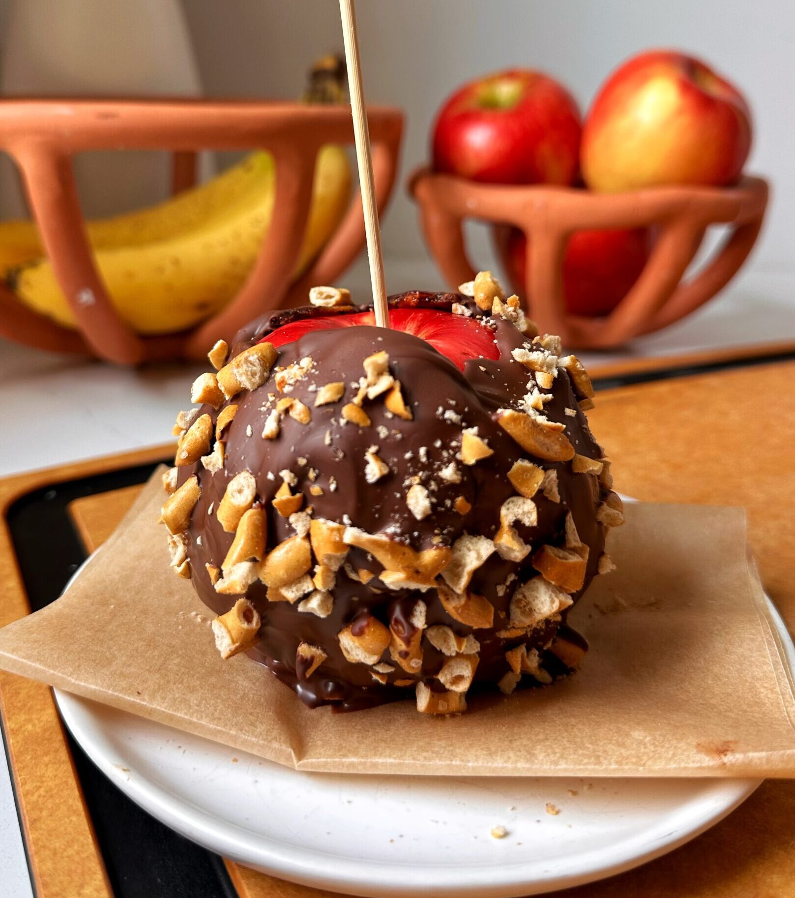 The Viral Caramel Date Apple (4-ingredients!) - rachLmansfield