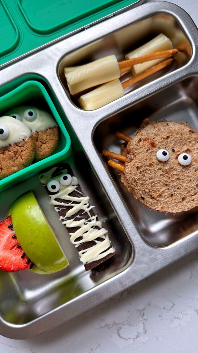 follow @rachlmansfield for more recipe ideas🫶🏻

HALLOWEEN LUNCH BOX FOR KIDS! or for yourself too🎃👻omg this was so cute and fun to make. my kids were *so* excited when they opened it up and saw all the halloweeneats👌🏻

*SAVE* these halloween ideas to try with your kids soon! they’re shockingly easy to make (i promise) and don’t take a crazy amount of effort either. COMMENT “LUNCH” below and i’ll message you all my lunch box essentials too😎

here’s what is inside:
1. spider sandwiches - add any fillings you want with pretzel legs. use a cookie cutter or my fave sandwich sealer to make the circle shape🕷️
2. cookie ghosts - i almost ate the whole box of @partakefoods pumpkin spice cookies (find them at wegmans, fresh market, HEB or amazon) dipped in white chocolate then let them harden in the fridge👻
3. monster mouthes - slice the apple and add some seed butter, strawberry for tongue and chocolate sprinkles👄 
4. witches broom sticks - string cheese and pretzel sticks.. they’re so cute🧹
5. mummy bars - i used nut free kids bars and drizzled white chocolate right on top 

COMMENT “LUNCH” below and i’ll send you all my lunch box essentials to make these at home!
.
.
#rachleats #glutenfree #glutenfreefood #glutenfreerecipes #partake #lunchbox #lunchtime #lunchideas #halloween #halloweendecorations #halloweenfood #toddlermeals #toddlermom